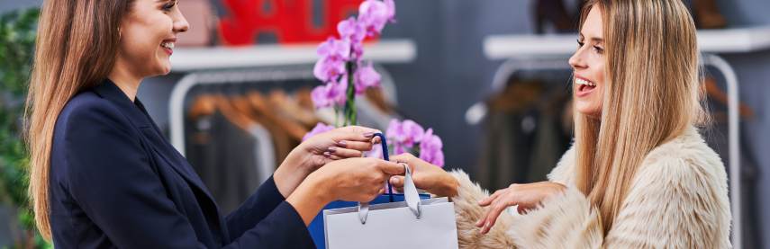 Comment bien accueillir un client en magasin ?